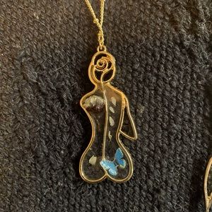 NWT Female Form/Rose Necklace